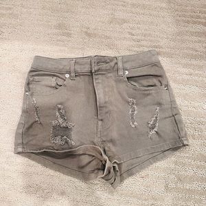 🆕H&M green army short ripped jeans women